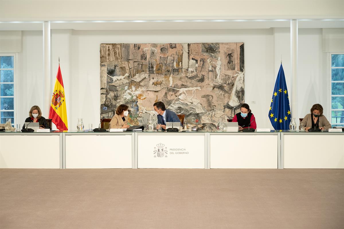 9/02/2021. Reunión del Consejo de Ministros. El presidente del Gobierno, Pedro Sánchez, la vicepresidenta primera y ministra de la Presidenc...