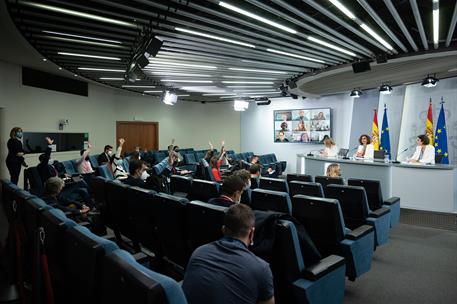 11/05/2021. Consejo de Ministros: María Jesús Montero, Yolanda Díaz y Reyes Maroto. La ministra de Hacienda y portavoz del Gobierno, María J...