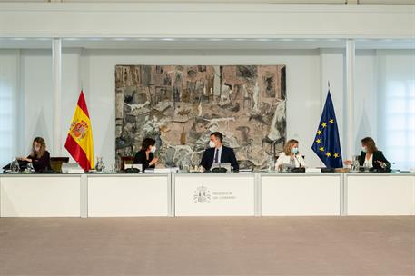 13/04/2021. Reunión del Consejo de Ministros. El presidente del Gobierno, Pedro Sánchez, la vicepresidenta primera y ministra de la Presiden...