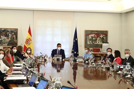 13/07/2021. El nuevo Ejecutivo asiste a la reunión del Consejo de Ministros. El presidente del Gobierno, Pedro Sánchez, preside la primera r...
