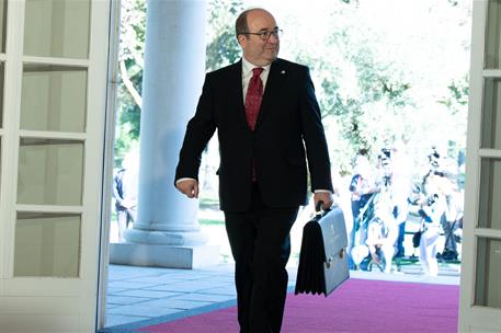13/07/2021. El nuevo Ejecutivo asiste a la reunión del Consejo de Ministros. El ministro de Cultura y Deporte, Miquel Iceta, a su llegada a ...