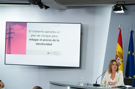 14/09/2021. Consejo de Ministros: Isabel Rodríguez y Teresa Ribera. La vicepresidenta tercera del Gobierno y ministra para la Transición Eco...