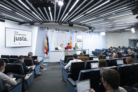 16/11/2021. Rueda de prensa posterior al Consejo de Ministros: Isabel Rodríguez, Yolanda Díaz y Pilar Alegría. La ministra de Política Terri...