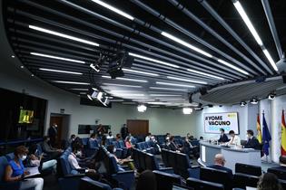 Alberto Garzón, Isabel Rodríguez y Féliz Bolaños durante la rueda de prensa posterior al Consejo de Ministros