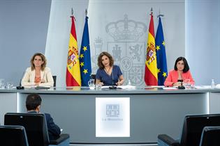 Teresa Ribera, María Jesús Montero y Carolina Darias durante la rueda de prensa posterior al Consejo de Ministros