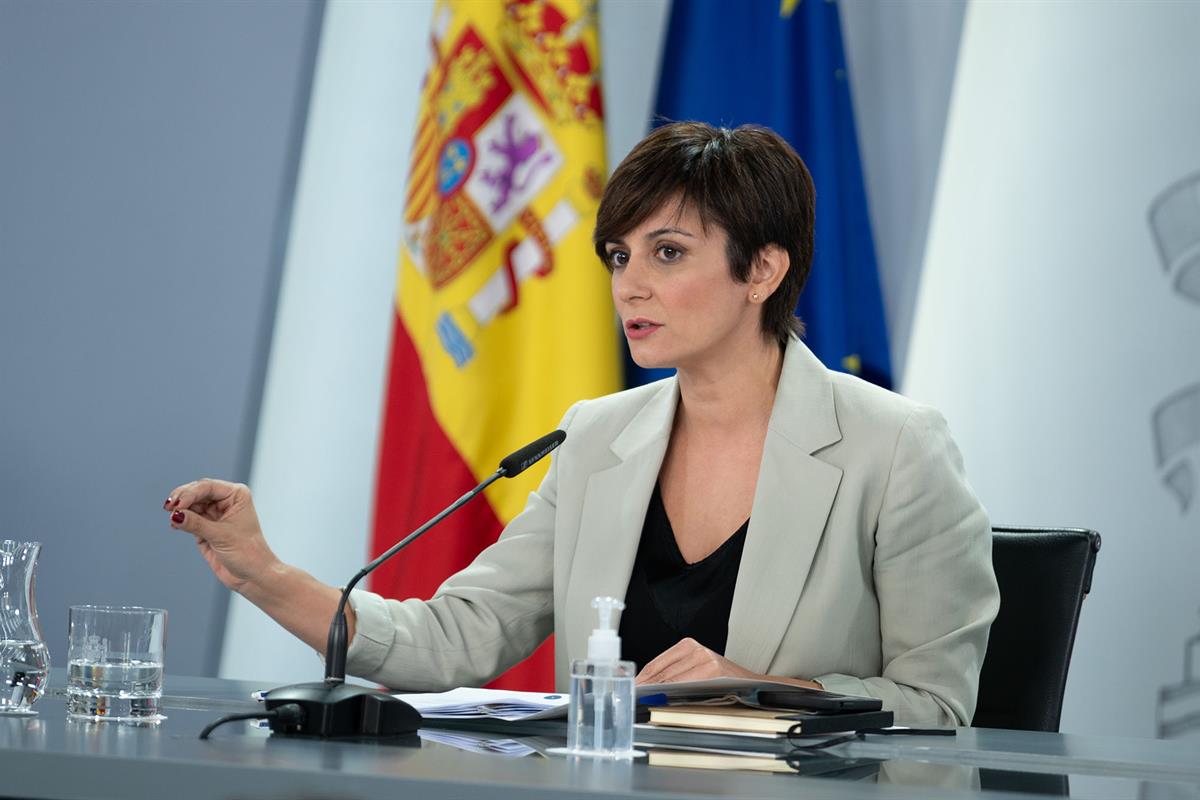26/10/2021. Consejo de Ministros. La ministra de Política Territorial y portavoz del Gobierno, Isabel Rodríguez, durante la rueda de prensa ...