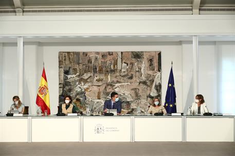 27/05/2021. Reunión extraordinaria del Consejo de Ministros. El presidente del Gobierno, Pedro Sánchez, junto a la vicepresidenta primera y ...
