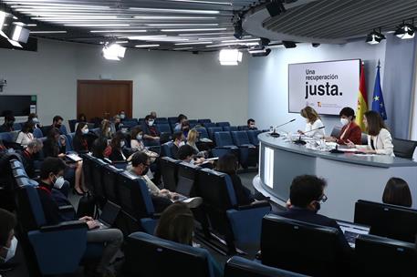 1/02/2022. Rueda de prensa posterior al Consejo de Ministros: Isabel Rodríguez, Raquel Sánchez e Ione Belarra. La ministra de Política Terri...