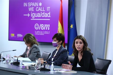 8/03/2022. Rueda de prensa posterior al Consejo de Ministros: Isabel Rodríguez, Teresa Ribera e Irene Montero. La ministra de Política Terri...