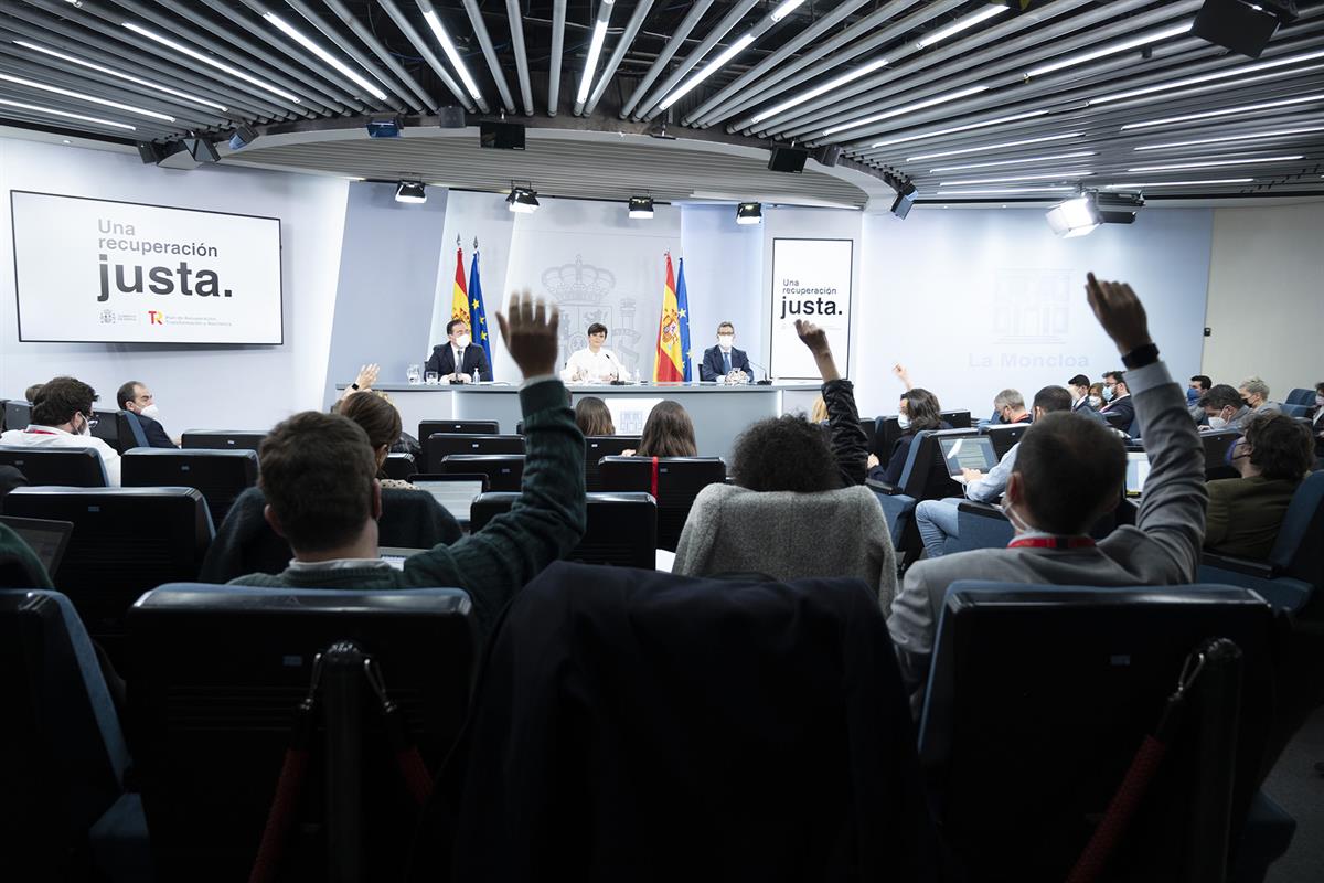 11/01/2022. Rueda de prensa posterior al Consejo de Ministros: Isabel Rodríguez, José Manuel Albares y Félix Bolaños. La ministra de Polític...