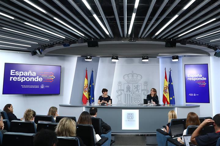 13/05/2022. Rueda de prensa posterior al Consejo de Ministros extraordinario: Isabel Rodríguez y Teresa Ribera. La ministra de Política Terr...