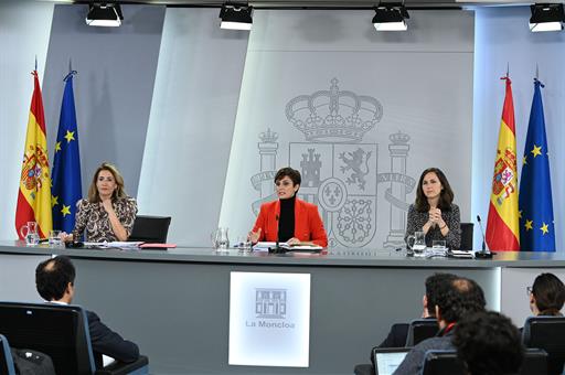 13/12/2022. Rueda de prensa tras el Consejo de Ministros: Isabel Rodríguez, Raquel Sánchez e Ione Belarra. La ministra de Política Territori...