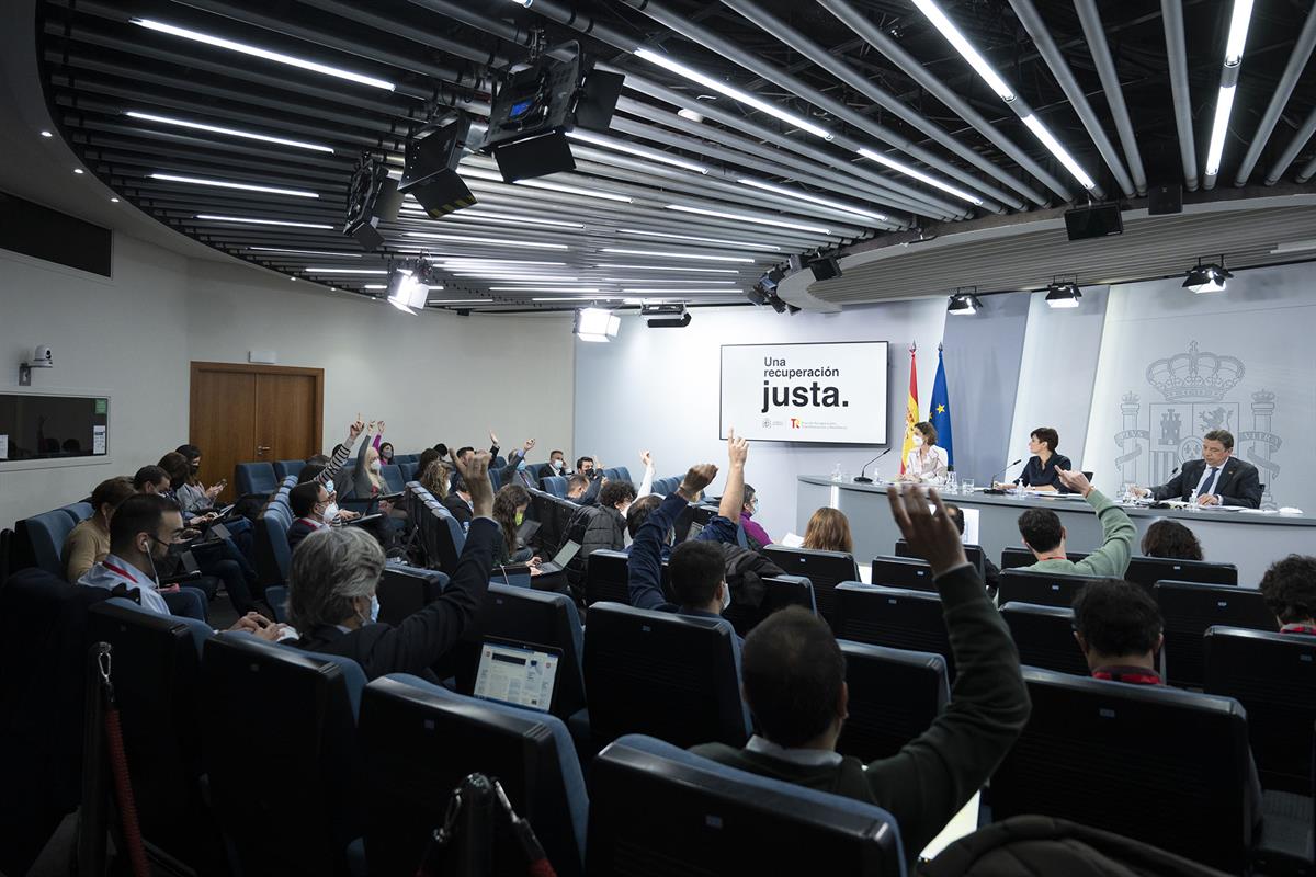 15/03/2022. Rueda de prensa posterior al Consejo de Ministros: Isabel Rodríguez, Reyes Maroto y Luis Planas. La ministra de Política Territo...