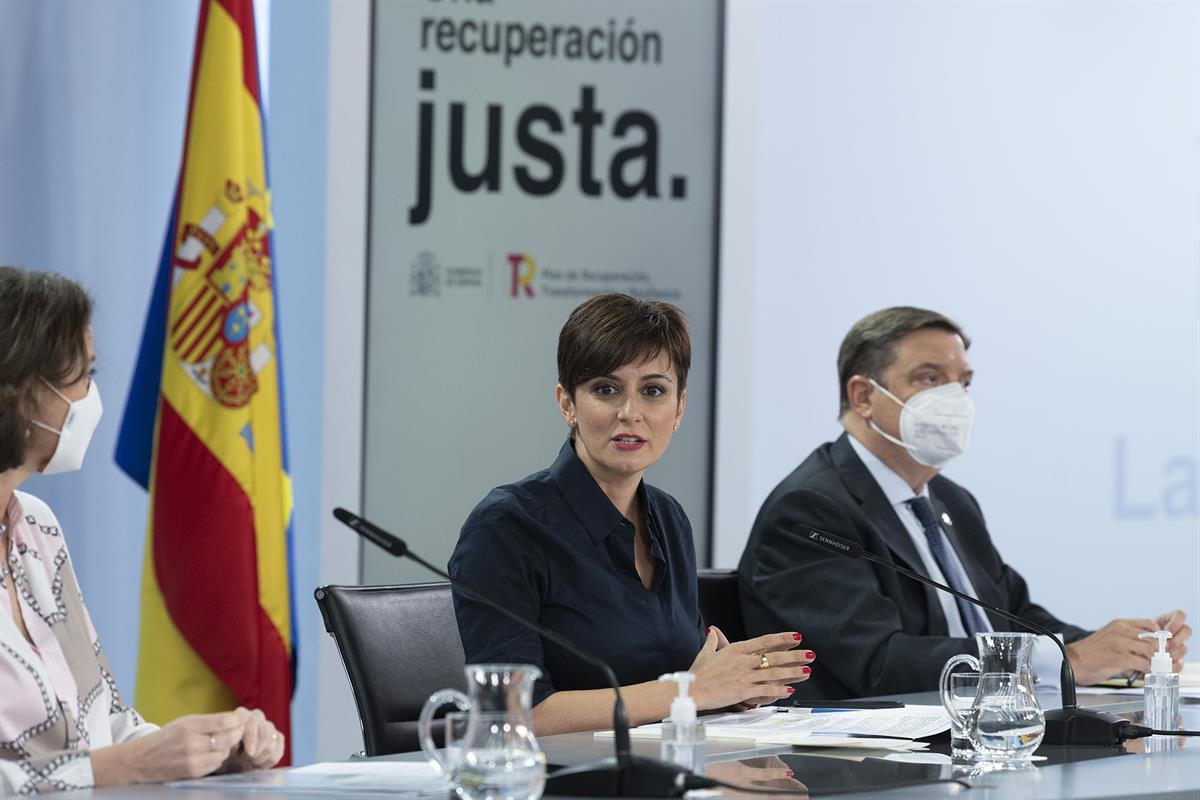 15/03/2022. Rueda de prensa posterior al Consejo de Ministros: Isabel Rodríguez, Reyes Maroto y Luis Planas. La ministra de Política Territo...