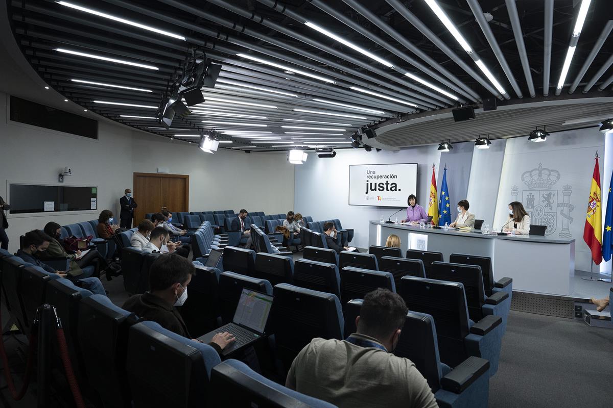 18/02/2022. Rueda de prensa posterior al Consejo de Ministros extraordinario: Isabel Rodríguez, Ione Belarra y Diana Morant. La ministra de ...