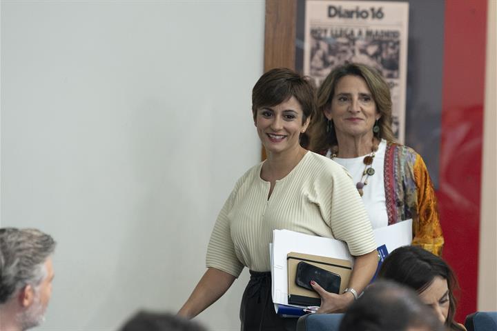 La vicepresidenta Teresa Ribera y la ministra Isabel Rodríguez, en la rueda de prensa posterior al Consejo de Ministros