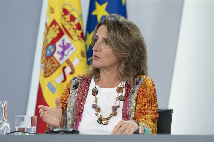 La vicepresidenta tercera y ministra para la Transición Ecológica y el Reto Demográfico, Teresa Ribera, en la rueda de prensa