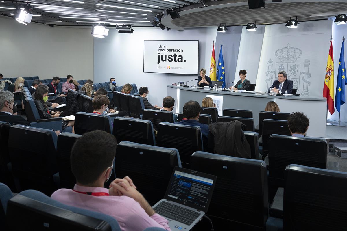 22/02/2022. Rueda de prensa posterior al Consejo de Ministros: Isabel Rodríguez, Yolanda Díaz y José Luis Escrivá. La ministra de Política T...