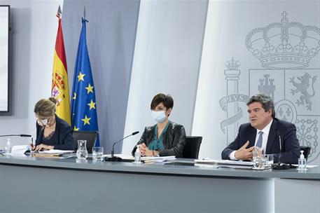 22/02/2022. Rueda de prensa posterior al Consejo de Ministros: Isabel Rodríguez, Yolanda Díaz y José Luis Escrivá. La ministra de Política T...