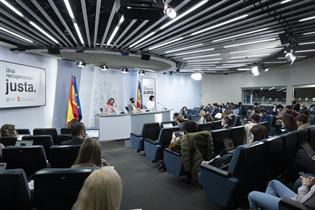 Teresa Ribera, Isabel Rodríguez y Diana Morant durante su comparecencia en la rueda de prensa posterior al Consejo de Ministros