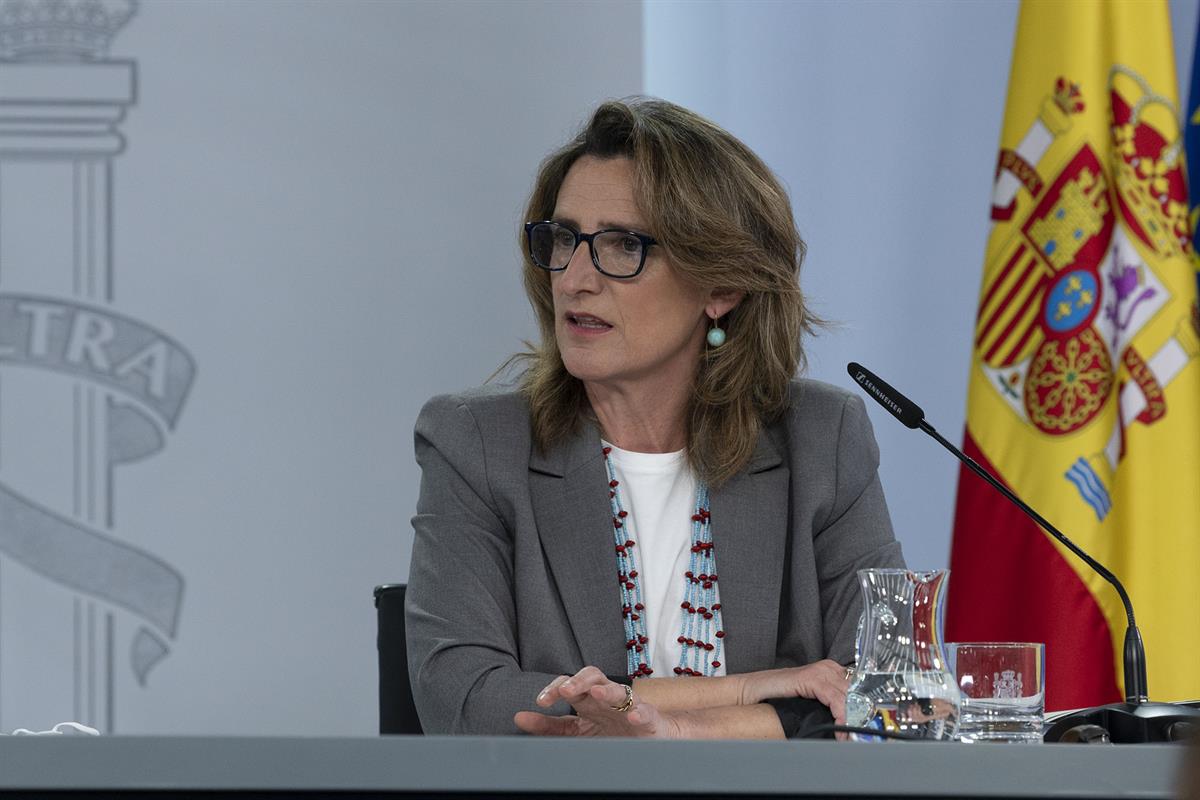 29/03/2022. Rueda de prensa posterior al Consejo de Ministros: Nadia Calviño, Yolanda Díaz y Teresa Ribera. La vicepresidenta tercera y mini...