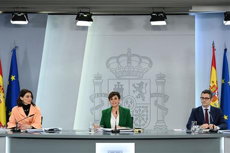 29/11/2022. Rueda de prensa tras el Consejo de Ministros: Isabel Rodríguez, Pilar Llop y Félix Bolaños. La ministra de Política Territorial ...