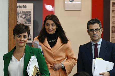 29/11/2022. Rueda de prensa tras el Consejo de Ministros: Isabel Rodríguez, Pilar Llop y Félix Bolaños. La ministra de Política Territorial ...