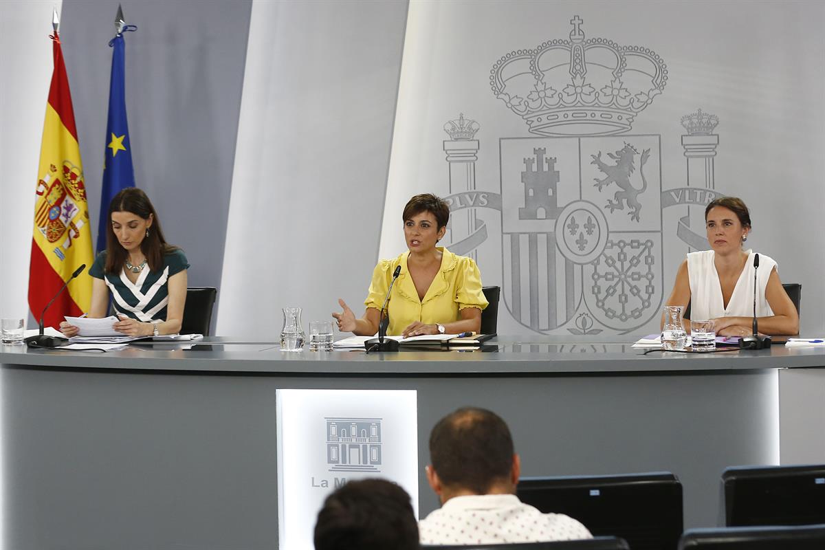 30/08/2022. Rueda de prensa tras el Consejo de Ministros: Isabel Rodríguez, Pilar Llop e Irene Montero. La ministra de Política Territorial ...