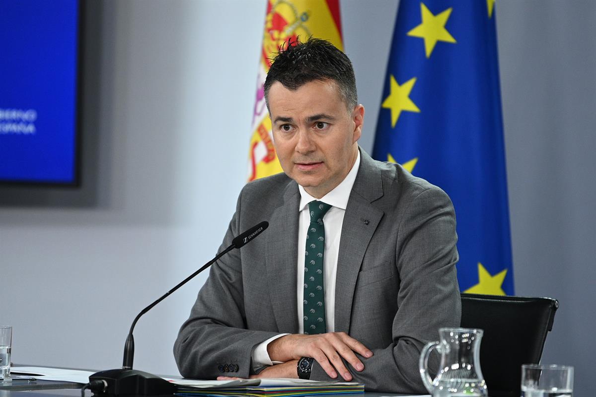 El ministro de Industria, Comercio y Turismo, Héctor Gómez, durante la rueda de prensa posterior al Consejo de Ministros.
