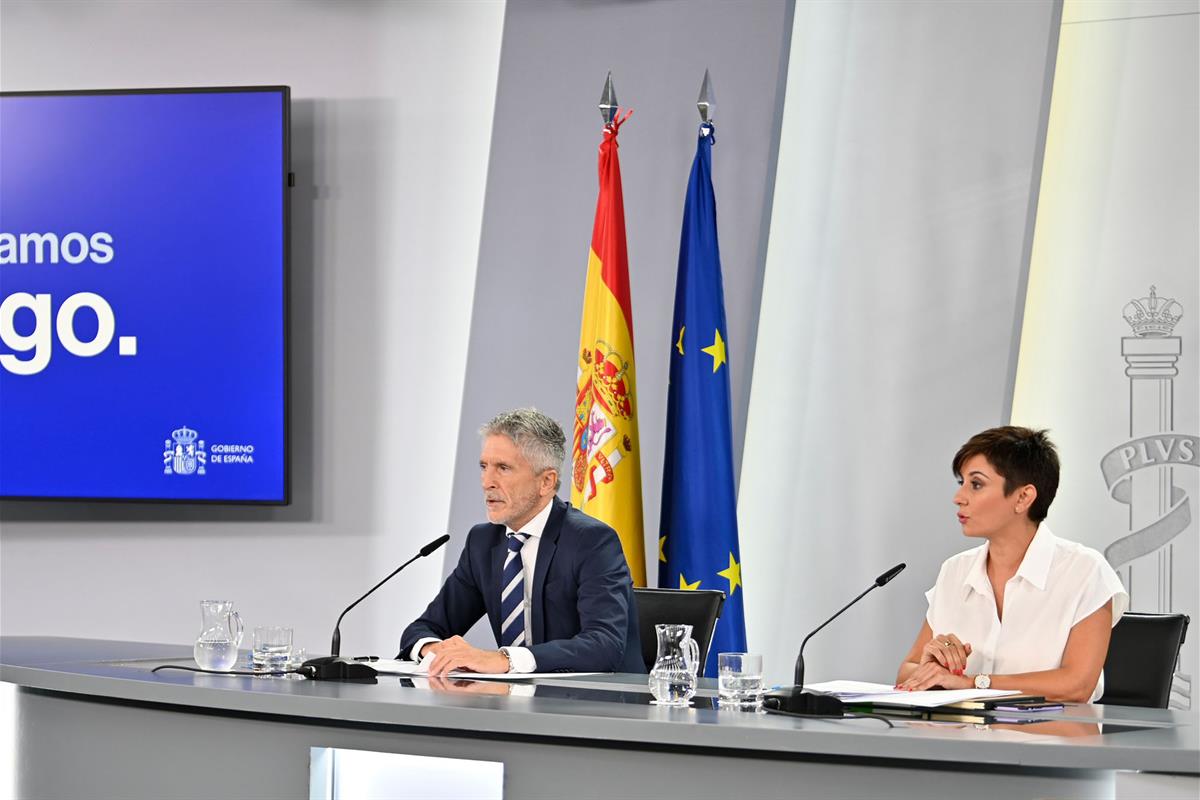 5/09/2023. Rueda de prensa tras el Consejo de Ministros: Isabel Rodríguez y Fernando Grande Marlaska. Isabel Rodríguez y Fernando Grande-Mar...