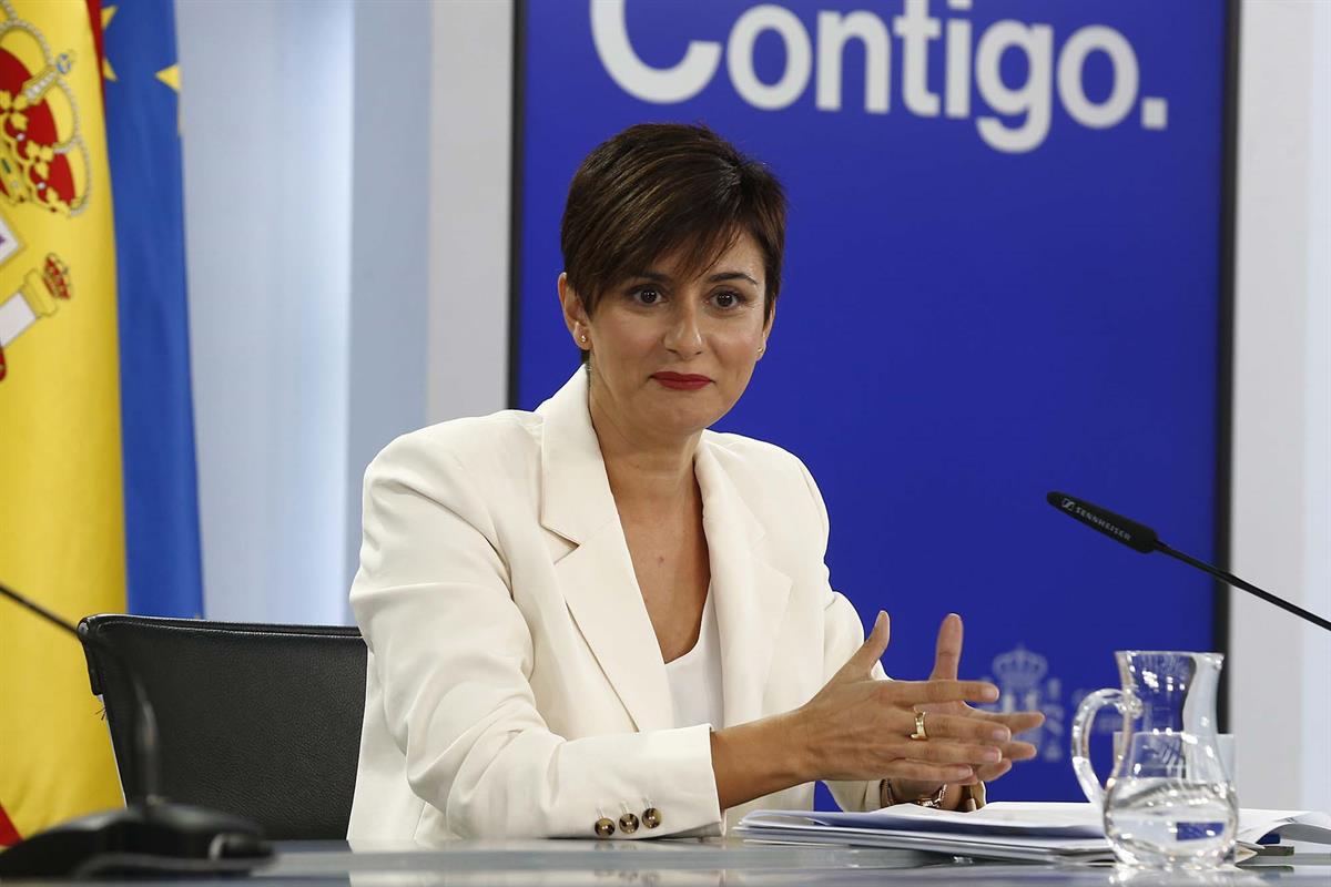 La ministra de Política Territorial y portavoz del Gobierno en funciones, Isabel Rodríguez, en la rueda de prensa.