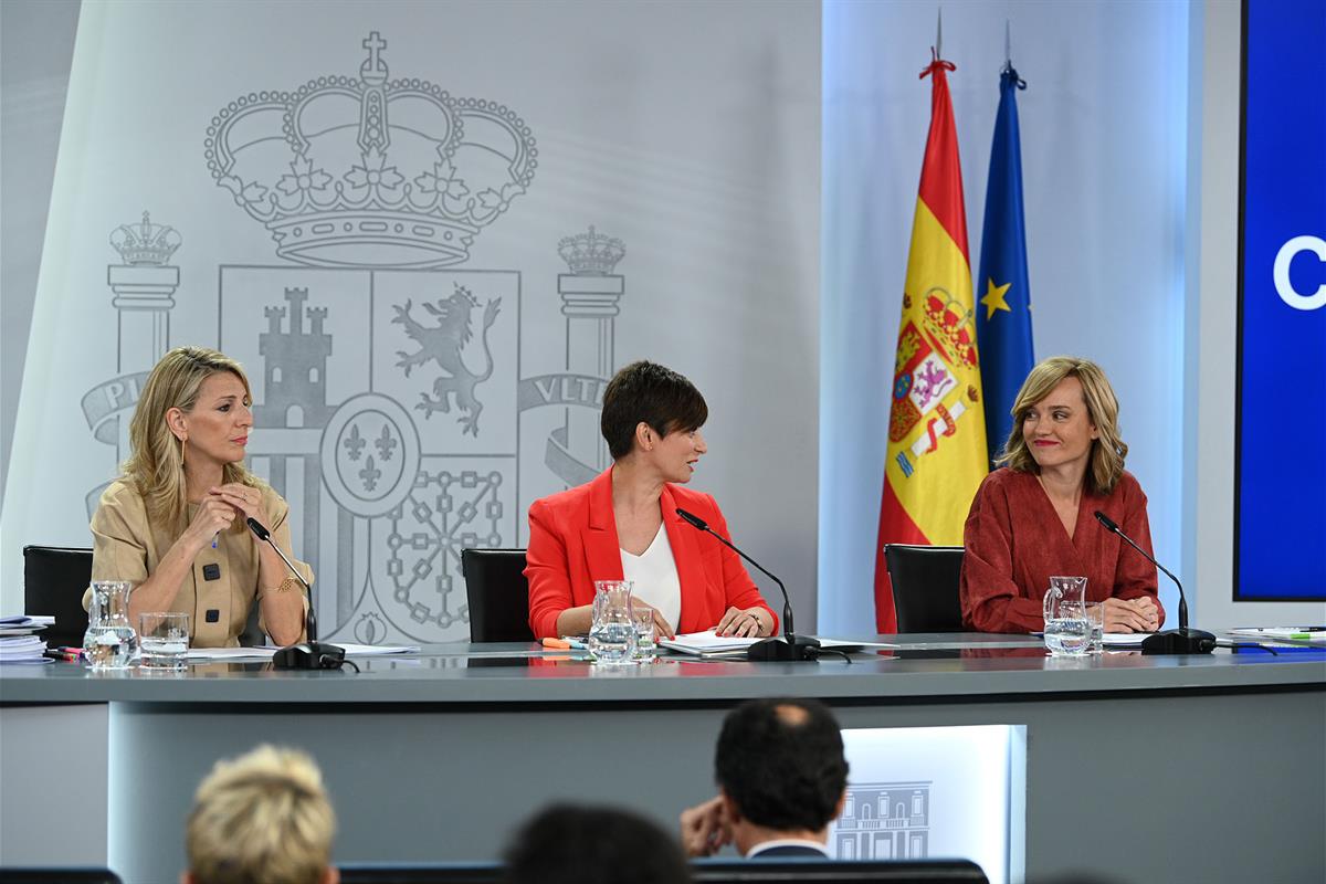 11/04/2023. Rueda de prensa tras el Consejo de Ministros: Isabel Rodríguez, Yolanda Díaz y Pilar Alegría. La vicepresidenta segunda y minist...
