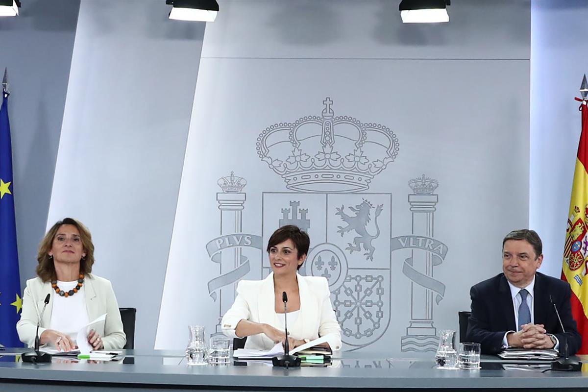 11/05/2023. Rueda de prensa tras el Consejo de Ministros: Isabel Rodríguez, Teresa Ribera y Luis Planas. La portavoz del Gobierno, Isabel Ro...