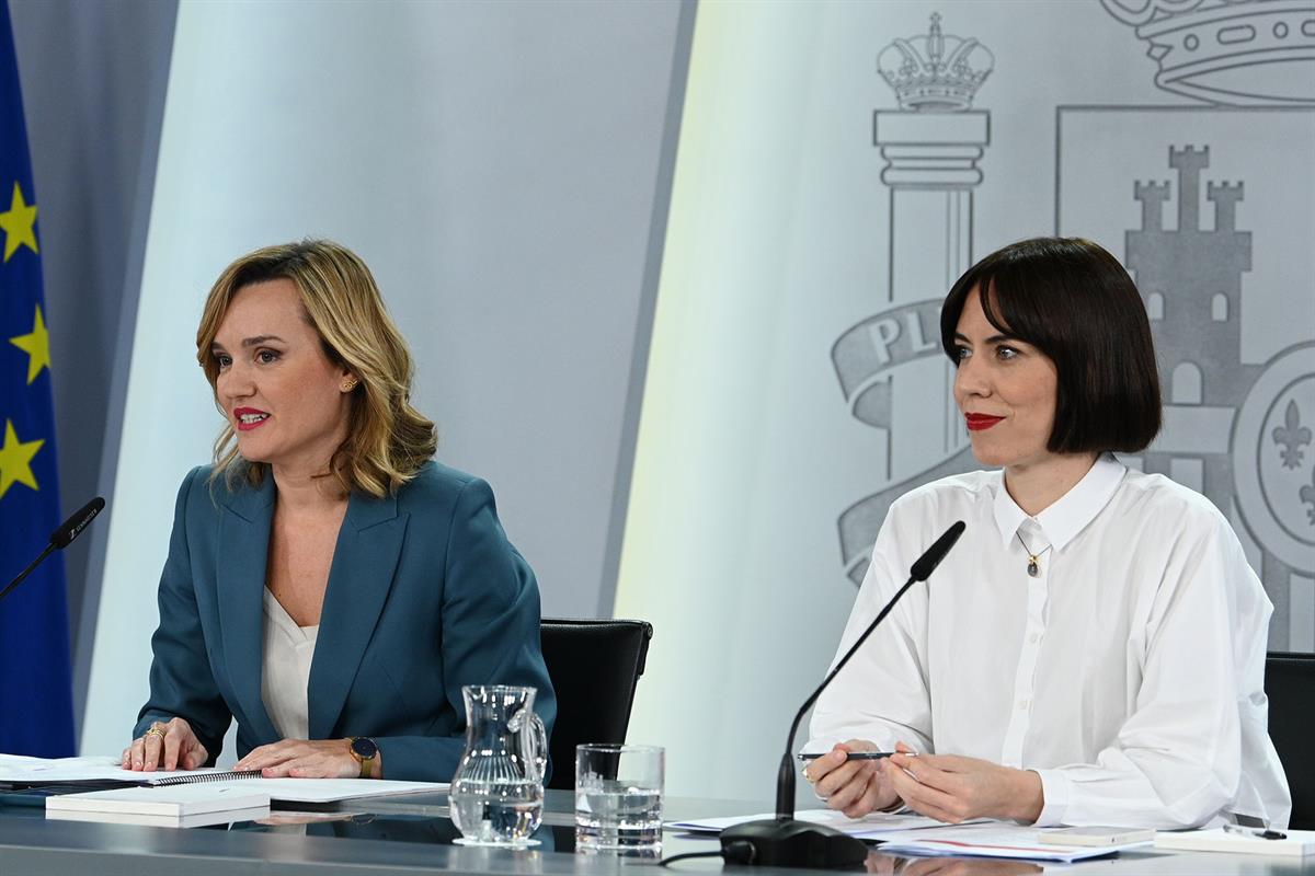 La ministra Pilar Alegría y la ministra Diana Morant, en la rueda posterior al Consejo de Ministros