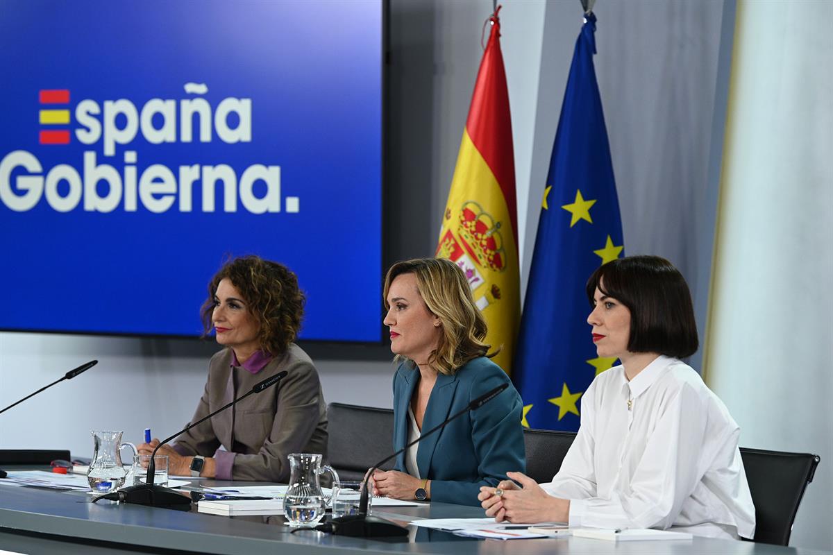 12/12/2023. Reuda de prensa tras el Consejo de Ministros: Alegría, Calviño y Morant. María Jesús Montero, Pilar Alegría y Diana Mont durante...