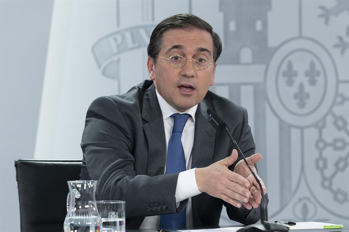 El ministro de Asuntos Exteriores, Unión Europea y Cooperación, José Manuel Albares, en la rueda de prensa del Consejo