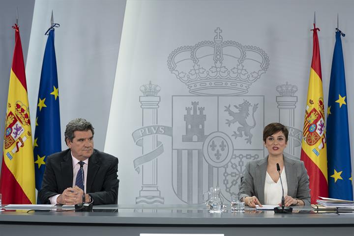16/03/2023. Rueda de prensa tras el Consejo de Ministros extraordinario: Isabel Rodríguez y José Luis Escrivá. La ministra de Política Terri...
