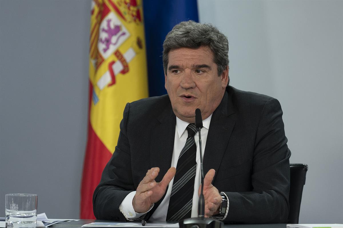 16/05/2023. Rueda de prensa tras el Consejo de Ministros: Isabel Rodríguez y José Luis Escriva. El ministro de Inclusión, Seguridad Social y...