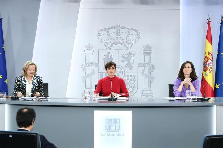 17/01/2023. Rueda de prensa tras el Consejo de Ministros: Rodríguez, Calviño y Belarra. La vicepresidenta primera y ministra de Asuntos Econ...