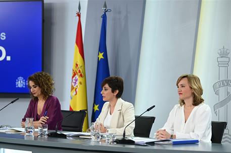 21/02/2023. Rueda de prensa tras el Consejo de Ministros: Isabel Rodríguez, María Jesús Montero y Pilar Alegría. La ministra de Política Ter...