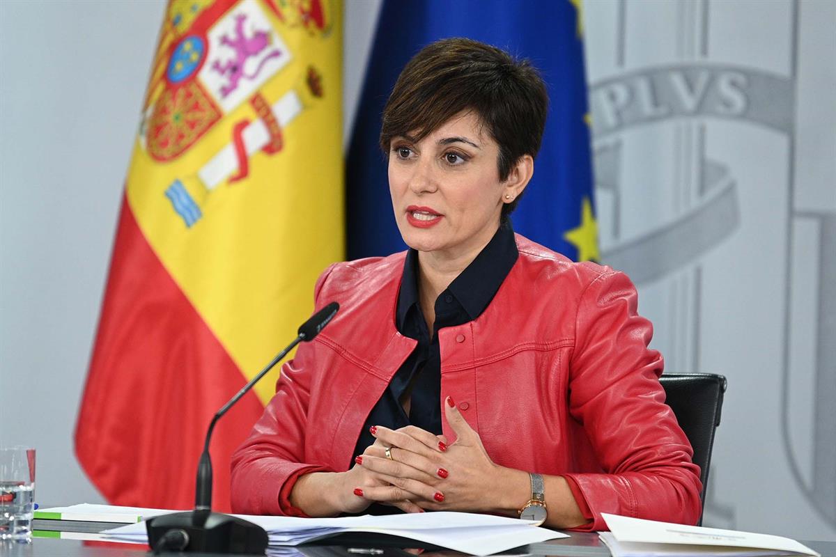 La ministra de Política Territorial y portavoz del Gobierno en funciones, Isabel Rodríguez, en la rueda de prensa del Consejo