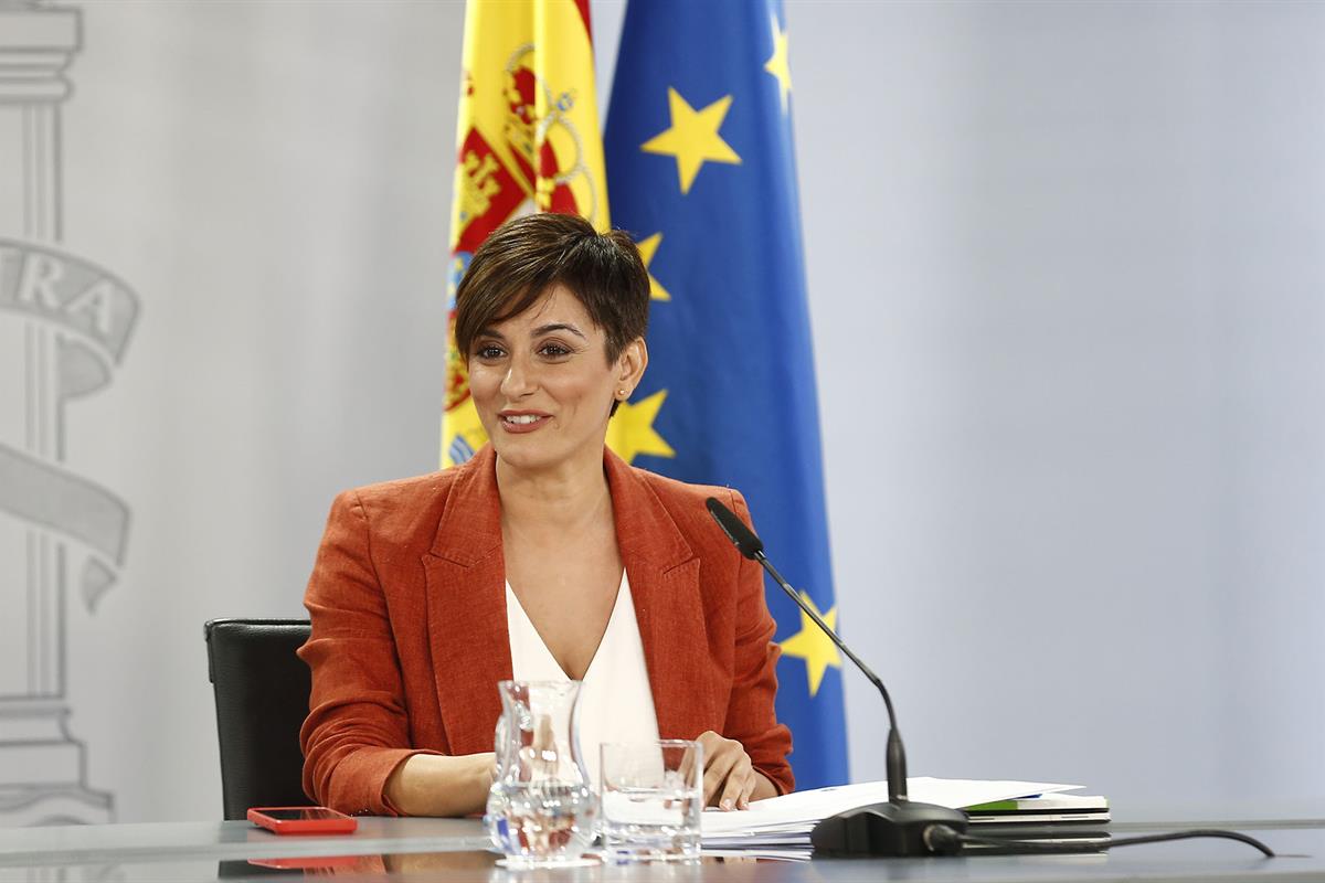 La ministra de Política Territorial y portavoz del Gobierno en funciones, Isabel Rodríguez, en la rueda de prensa del Consejo