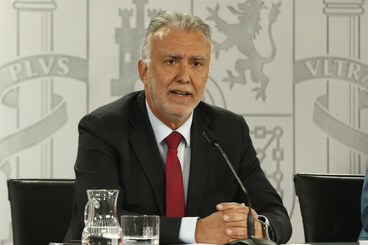 El ministro de Política Territorial y Memoria Democrática, Ángel Víctor Torres, en la rueda de prensa del Consejo de Ministros