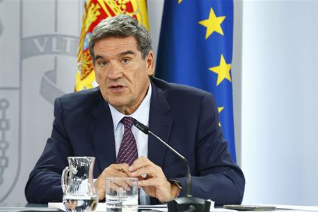 2/07/2024. Rueda de prensa tras el Consejo de Ministros: Elma Saiz, Pilar Alegría, Yolanda Díaz y José Luis Escrivá. El ministro para la Tra...