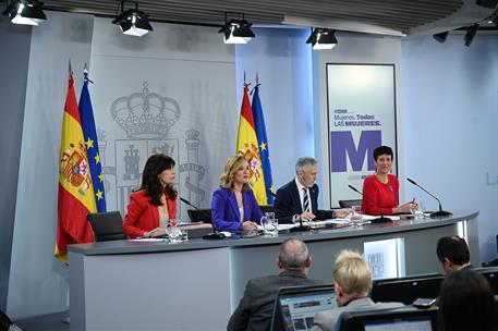 8/03/2024. Rueda de prensa tras el Consejo de Ministros extraordinario: Alegría, Grande-Marlaska, Redondo y Saiz. La ministra de Educación, ...