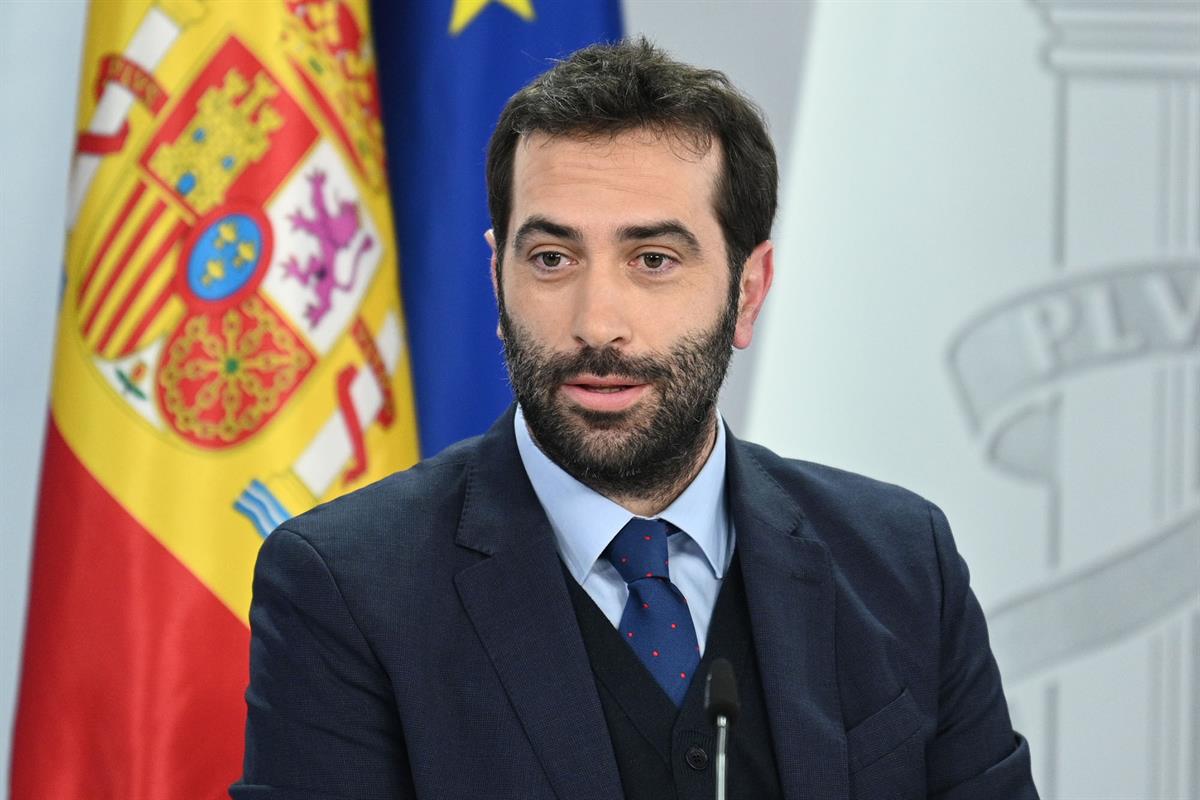 El ministro de Economía, Comercio y Empresa, Carlos Cuerpo, en la rueda de prensa del Consejo de Ministros