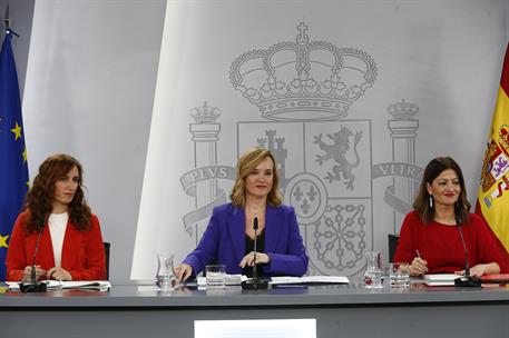 Mónica García, Pilar Alegría y Sira Riego durante la rueda de prensa posterior al Consejo de Ministros