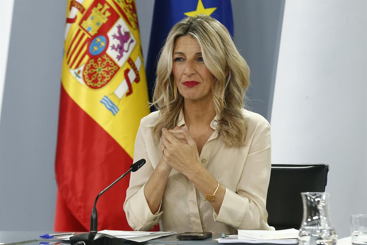 30/04/2024. Rueda de prensa tras el Consejo de Ministros: Yolanda Díaz, Pilar Alegría y José Luis Escrivá. La vicepresidenta segunda y minis...