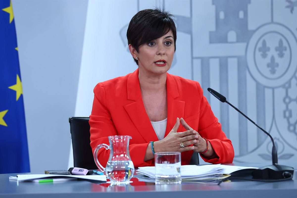 la ministra de Vivienda y Agenda Urbana, Isabel Rodríguez, en la rueda de prensa posterior al Consejo de Ministros