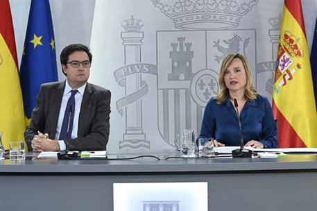Óscar López y Pilar Alegría durante la rueda de prensa posterior al Consejo de Ministros